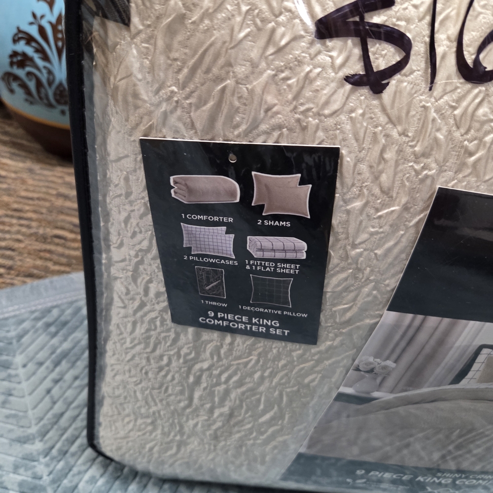 Karl Lagerfeld Textured Cream Comforter Set
